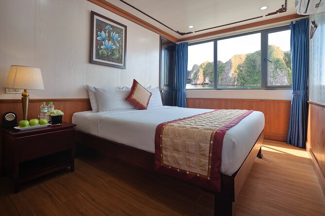 From Hanoi : Sapa Moutain Trek - Halong Bay Heritage - Explore Luon Cave and Titop Island