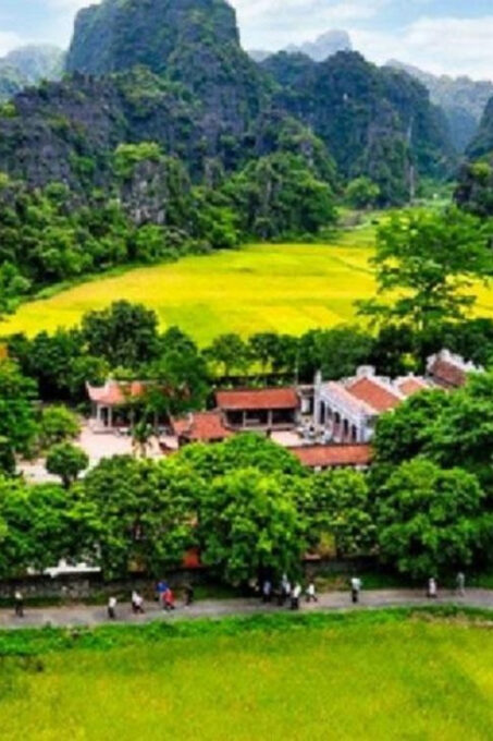 From Hanoi: Tam Coc - Hoa Lu & Mua Caves Full Day Tour - Tam Coc Boat Cruise