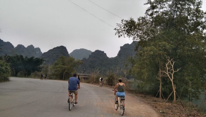 From Hanoi to Ninh Binh, 2 Days - 1 Night - Day 1: Hoa Lu - Tam Coc - Mua Cave