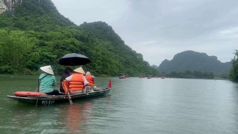 From Hanoi: Trang An, Bai Dinh Pagoda, Mua Cave Private Tour - Key Points