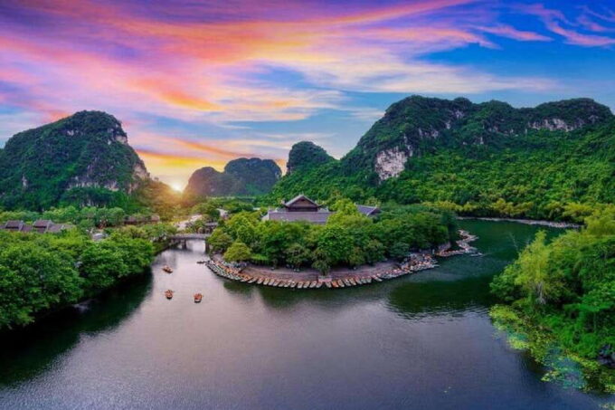 From Hanoi: Trang An Boat, Bai Dinh Pagoda, & Mua Cave Tour - Inclusions