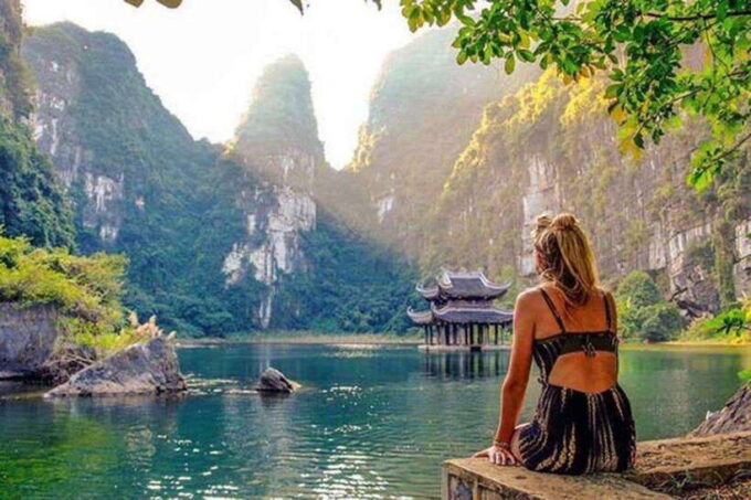 From Hanoi: Trang An, Hoa Lu, Mua Cave 1 Day Tour - Since You Asked