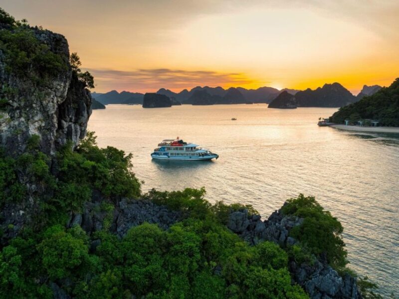 From Hanoi: Transfer to or From Halong Daily Limousine Bus - Transfer Duration and Route