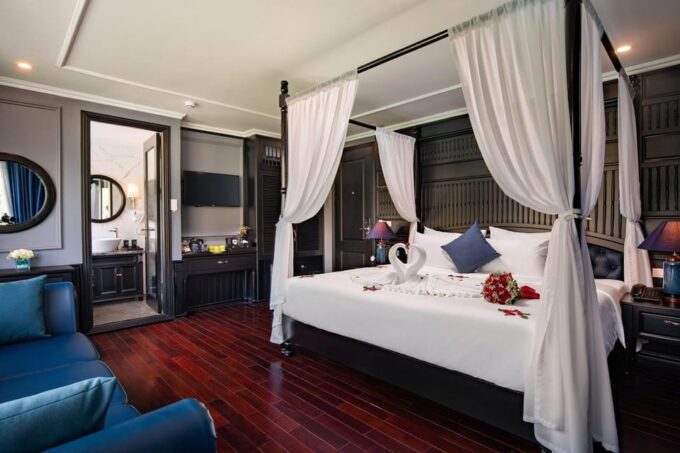 From Hanoi: Visit Halong Bay In 3 Days With A 5-Star Cruise - Dining and Cuisine