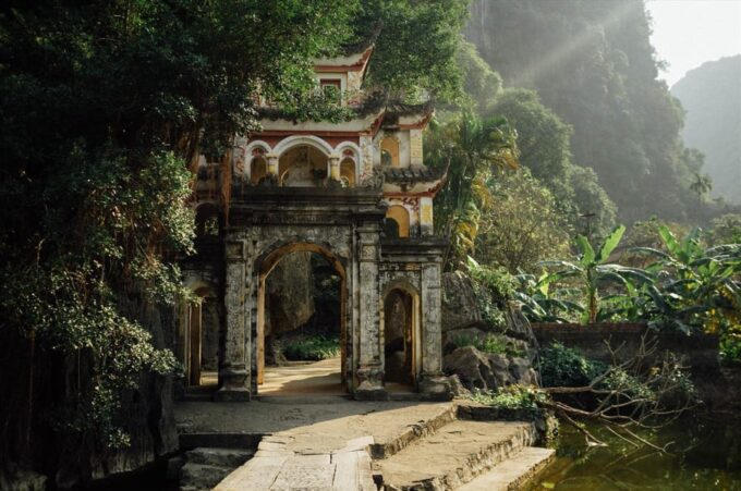 From Hanoi: Visit Hoa Lu/Bai Dinh & Bich Dong & Thung Nham - Booking Information