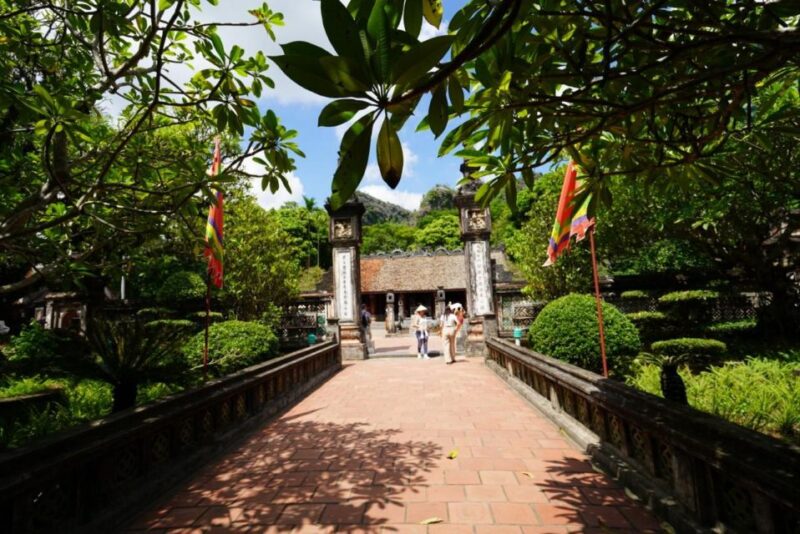 From Hanoi Visit Hoa Lu Capital - Tam Coc Boating - Biking - Key Points