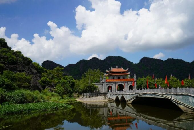 From Hanoi Visit Hoa Lu Capital - Tam Coc Boating - Biking - Return to Hoan Kiem
