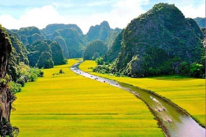 From Hanoi: Visit Hoa Lu & Trang An/ Tam Coc & Mua Caves - Hoa Lu, Vietnams First Capital
