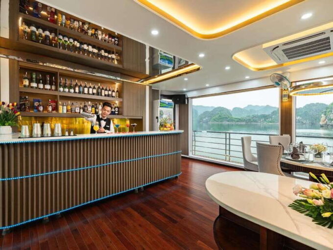 From Hanoi:1 Day Ha Long Bay Premium Cruise-Buffet & Jacuzzi - Since You Asked