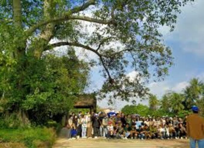 From Hanoi:Private Duong Lam Ancient Village Best Guide - Frequently Asked Questions