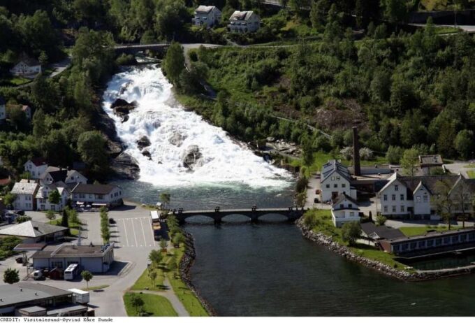 From Hellesylt: The Best of Geiranger Shore Excursion - Eagle Bend Vistas