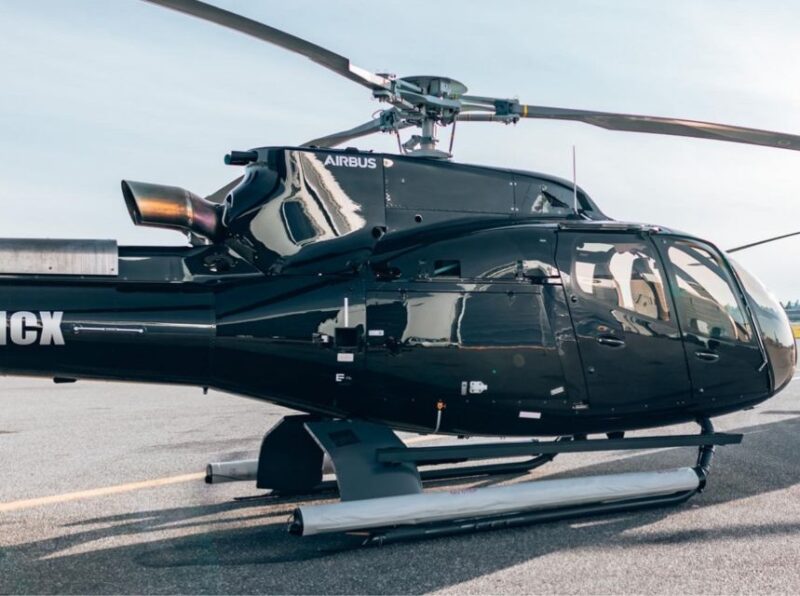 From Helsinki: Helicopter Day Trip to Tallinn - Exploring Tallinn on Foot