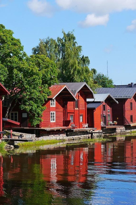 From Helsinki to Porvoo by Car (& Return) - Driver and Tour Guide