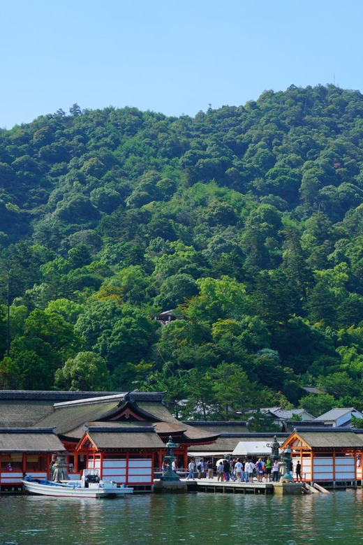 From Hiroshima: Miyajima Island Day Trip With Ropeway Ride - Exploring Itsukushima Shrine