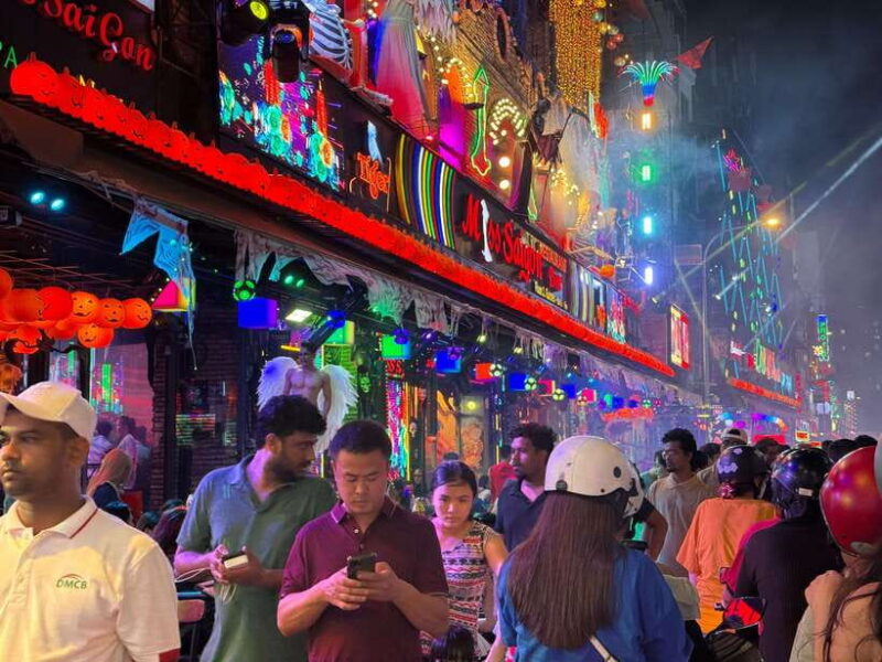 From Ho Chi Minh: Acoustics Live Music & Street Food Tour - Acoustic Live Music Experience