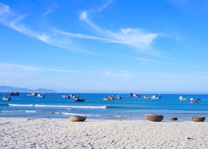 From Ho Chi Minh City: Mui Ne Beach & Fairy Stream - Exploring Mui Ne Beach