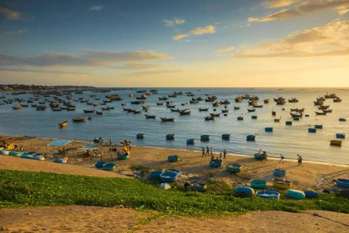 From Ho Chi Minh City: Mui Ne Beach & Fairy Stream - Visiting the Fairy Stream