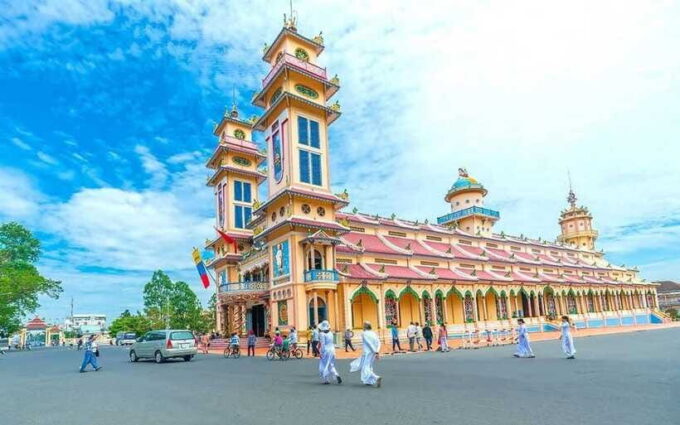 From Ho Chi Minh City: Tay Ninh Holy See and Ba Den … - Exploring Tay Ninh Holy See