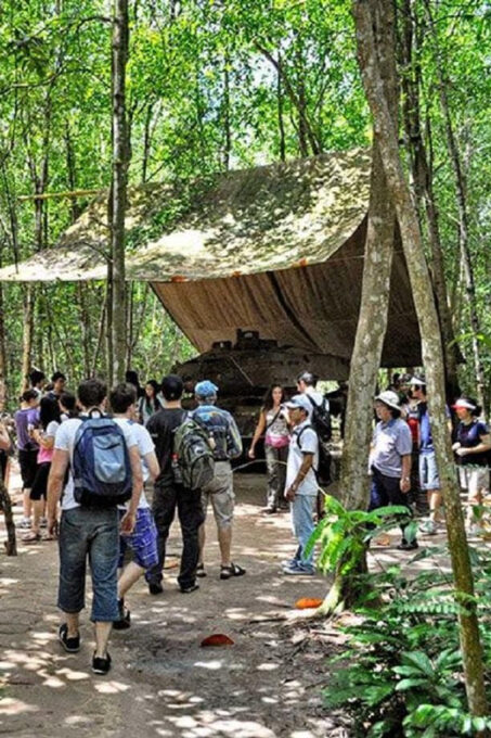 From Ho Chi Minh: Cu Chi Tunnels and Mekong Delta Day Tour - Exploring Cu Chi Tunnels