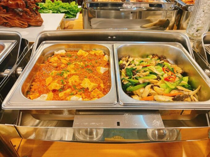 From Ho Chi Minh: Dinner on Cruise Saigon River - Service and Hospitality