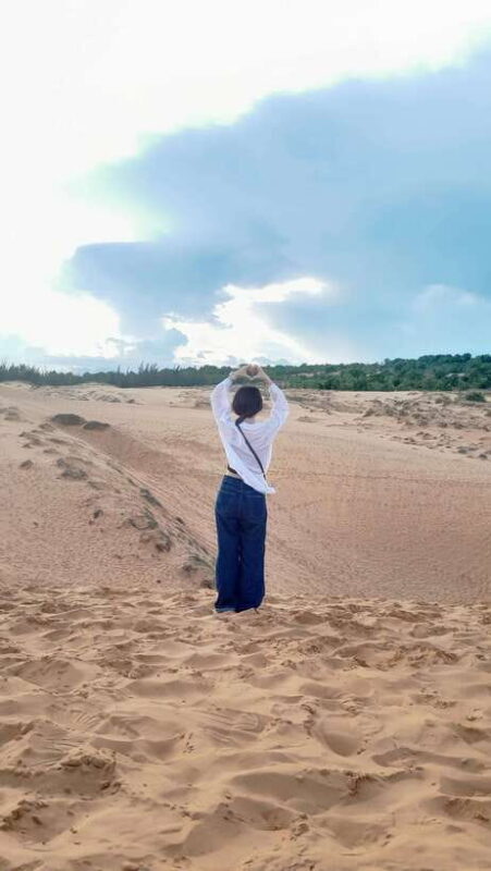From Ho Chi Minh: Mui Ne White Sand Dunes Day Trip - Experiencing the White Sand Dunes
