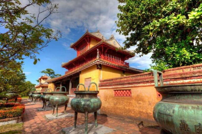 From Hoi An/Da Nang: Hue Imperial City Group Tour With Lunch - Exploring Hue