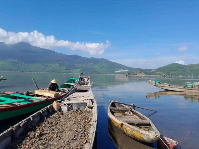 From Hoi An: Day-Trip to Hue Citadel, Royal Tombs & Pagoda - Exploring Thien Mu Pagoda