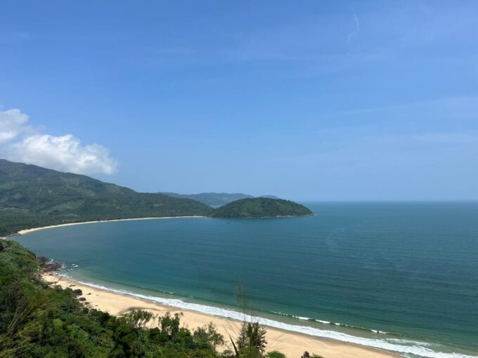 From Hoi An: Private Car Transfer to Hue With Stops - Hai Van Pass