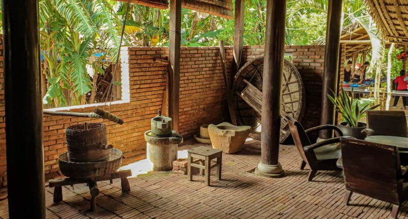 From Hoi An: Vietnamese Cooking Class With a Family - Dining Experience in Garden