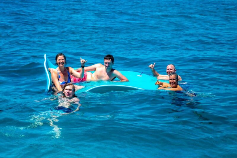 From Honolulu: Private Catamaran Cruise With Captain & Crew - Key Points