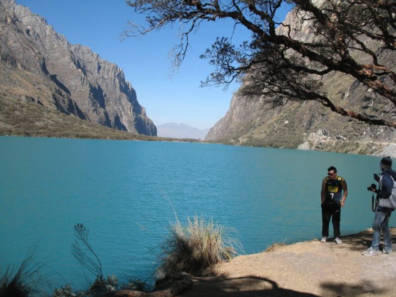 From Huaraz: Guided Hiking Tour of Llanganuco Lakes & Entry - Guided Experience