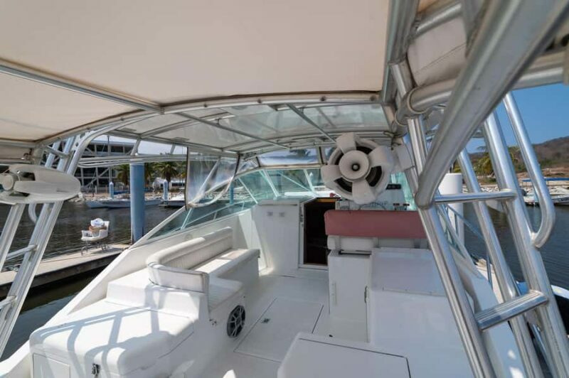 From Huatulco: Luxury yacht sportfishing - Comfort and Convenience