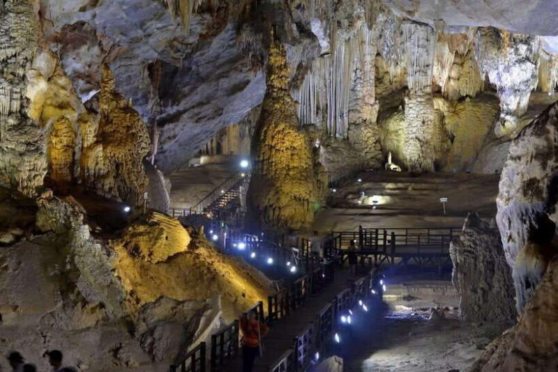 From Hue: Botanic Garden, Paradise Cave, Phong Nha Cave Tour - Lunch