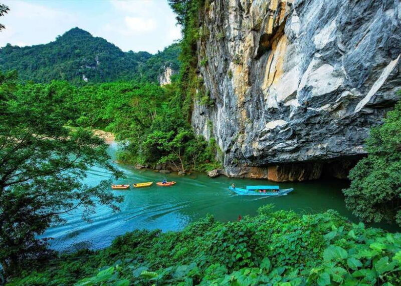 From Hue: Botanic Garden, Phong Nha Cave and Dark Cave Tour - The Botanic Garden