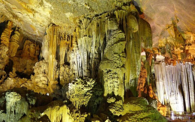 From Hue: Explore Phong Nha Cave & Pradise Cave Private Tour - What to Bring