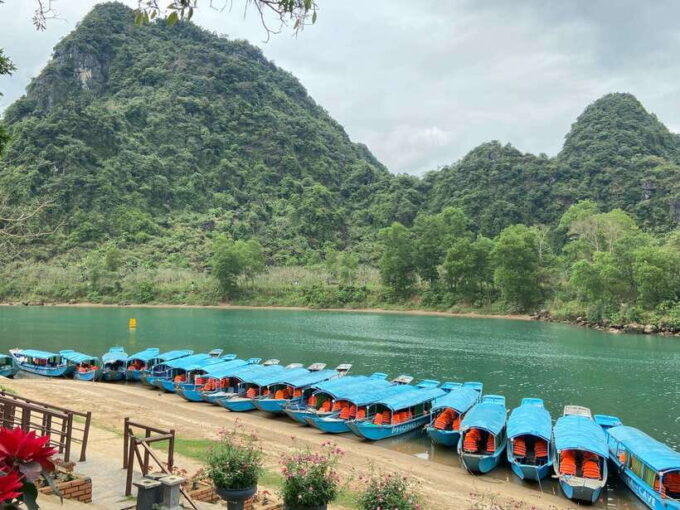 From Hue: Phong Nha Cave and La Vang Holy Land Day Trip - Exploring La Vang Holy Land