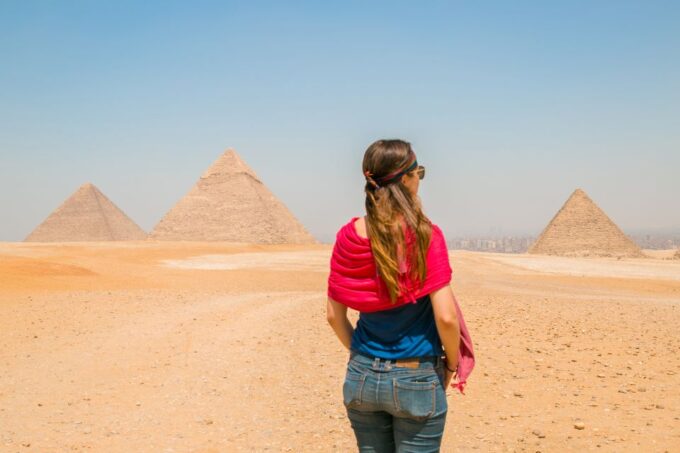 From Hurghada: Giza Pyramids, Sphinx, Museum Cairo Day Trip - Explore the Giza Plateau