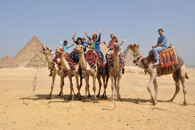 From Hurghada: Pyramids & Museum Small Group Tour by Van - Discovering the Egyptian Museum