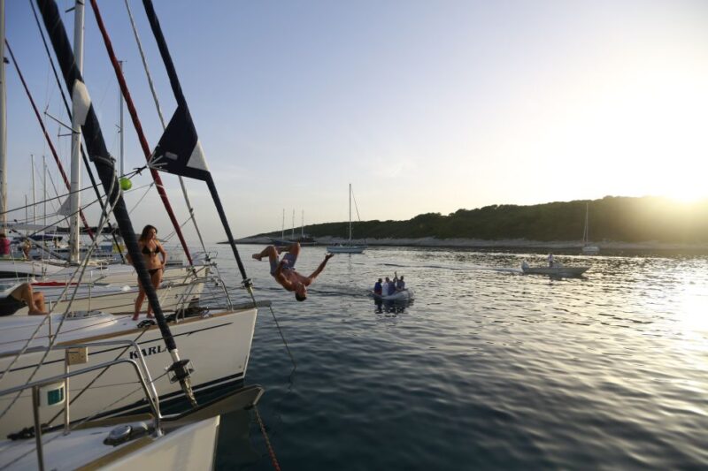 From Hvar: Pakleni Islands & Red Rocks Comfort Sailboat Tour - Safety Briefing