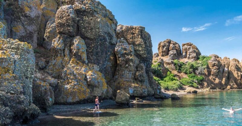 From Icmeler: Turkish Aegean Coast Boat Trip With Lunch - Boat Features and Amenities