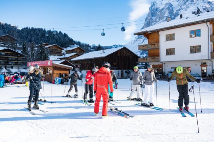 From Interlaken: 8-Hour Skiing in Grindelwald for Beginners - Included Equipment and Lift Ticket