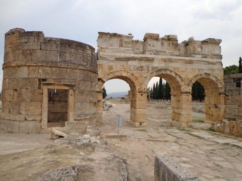 From Istanbul: Guided Pamukkale Tour With Flight and Lunch - Hotel Pickup and Dropoff