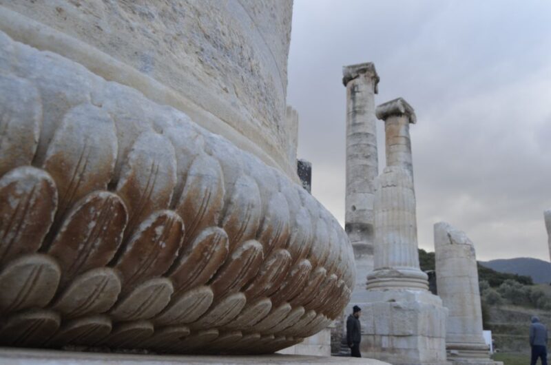 From Izmir/Kusadasi: Private Ancient Sardis Tour With Lunch - Inclusions and Services