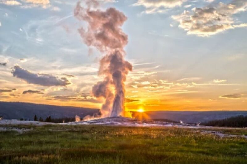 From Jackson: 2-Day Grand Teton and Yellowstone Tour - Day 1: Grand Teton