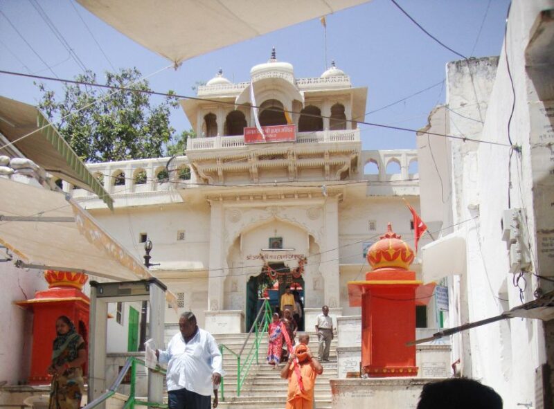 From Jaipur: Brahma Temple and Pushkar Lake Private Day Trip - Key Points