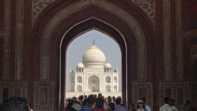 From Jaipur: Same Day Taj Mahal & Agra Tour to Delhi Drop - Exploring the Taj Mahal