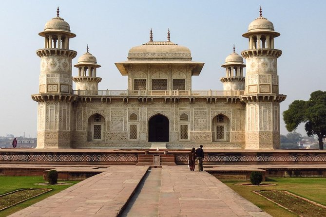 From Jaipur: Taj Mahal Private Tour With Lunch & Entrance Tickets - Exploring Agra Fort