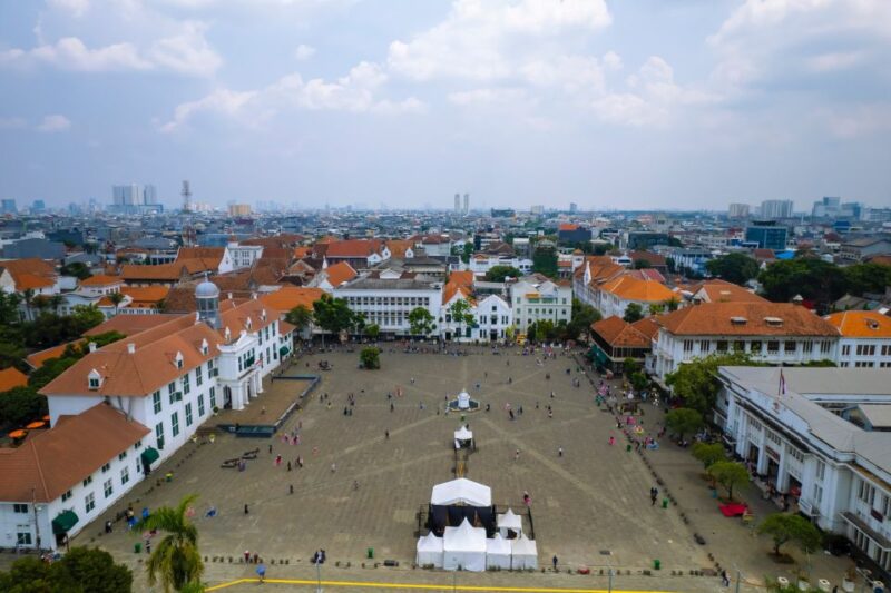 From Jakarta: Highlights of Java Guided Eight-Day Tour - Arrival and Jakarta City Tour