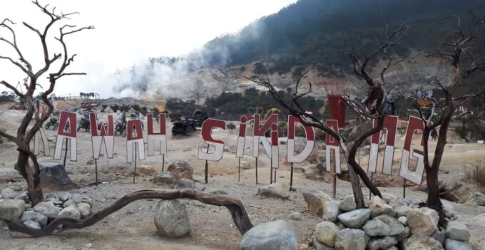 From Jakarta : Mount Dieng Plateau 4 Day 3 Night - Tour Guide and Entry Fees
