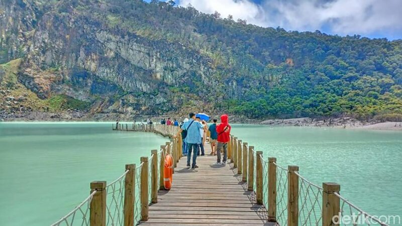 From Jakarta: White Crater, Pinisi Lake, Tea Plantation - Pickup and Drop-off Locations